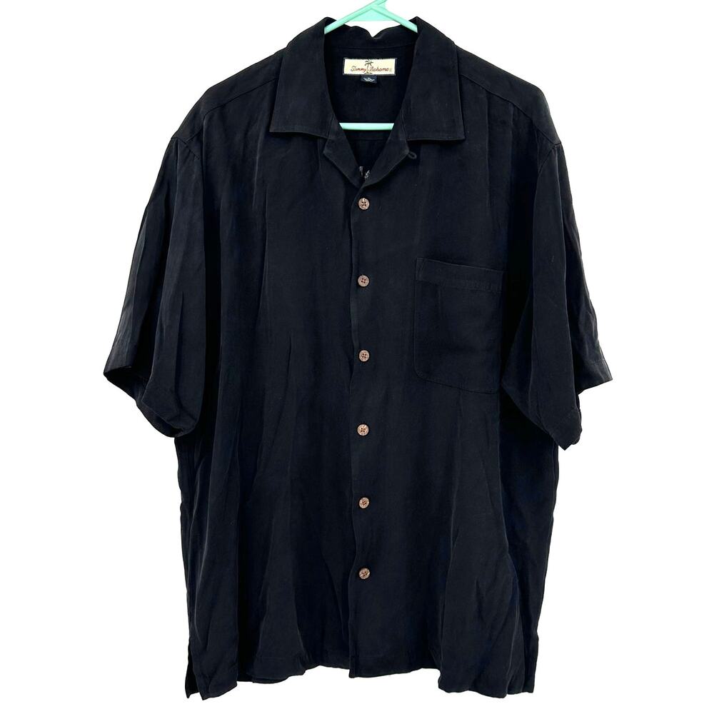 Tommy‎ Bahama Size Medium Short Sleeve Button Up Shirt 100% Silk Back Graphic
